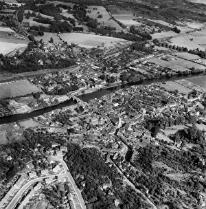 <b class=qtipBold><figcaption>Bewdley EAW046201</figcaption></b><br>The town, Bewdley, Worcestershire. Photographed by Aerofilms Ltd in August 1952.<br><em>© Historic England Archive</em> Bewdley EAW046201