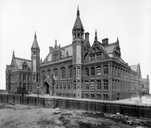 <b class=qtipBold><figcaption>Birmingham Law Courts BL11041</figcaption></b><br>VICTORIA LAW COURTS, Corporation Street, Birmingham. Exterior view photographed by Bedford Lemere in 1891.<br><em>© Historic England</em> Birmingham Law Courts BL11041