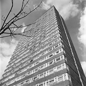Oblique Gallery: Block of flats a063572