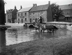 Horse-power Collection: Bourton-on-the-Water MCF01_02_1078