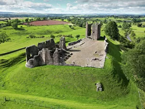 Romantic Ruins Gallery: Brough Castle, Cumbria DP371412