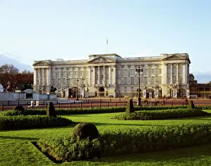 English Stately Homes Collection: Buckingham Palace J060216