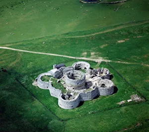 <b class=qtipBold><figcaption>Camber Castle K860170</figcaption></b><br>CAMBER CASTLE, Winchelsea, East Sussex. Aerial view.<br><em>© Historic England</em> Camber Castle K860170