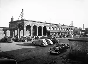 <b class=qtipBold><figcaption>Cambridge Station OP25563</figcaption></b><br>Cambridge Station, Station Road, Cambridge. The Italianate entrance front photographed in the 1950s.<br><em>© Historic England Archive</em> Cambridge Station OP25563