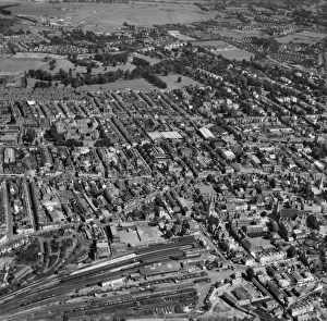 <b class=qtipBold><figcaption>Cheltenham EAW136168</figcaption></b><br>Cheltenham, Gloucestershire. Photographed in August 1964. Aerofilms Collection.<br><em>© Historic England</em> Cheltenham EAW136168