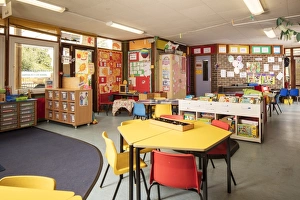 <b class=qtipBold><figcaption>Classroom DP217275</figcaption></b><br>Hopton Church of England Primary School, Thelnetham Road, Hopton, Suffolk. East classroom view from north west.<br><em>© Historic England Archive</em> Classroom DP217275