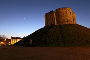 Yorkshire Castles Gallery: Cliffords Tower N110085