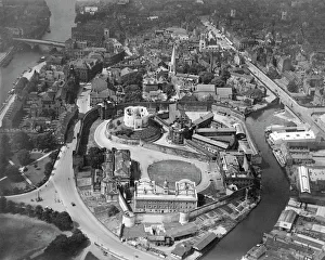 Yorkshire Castles Gallery: Cliffords Tower, York 1926 EPW016071
