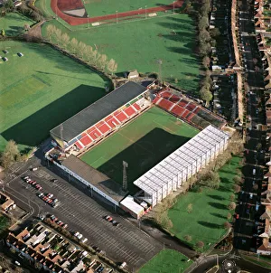 <b class=qtipBold><figcaption>County Ground, Swindon EAW638373</figcaption></b><br>COUNTY GROUND, Swindon. Aerial view of the home of Swindon Town Football Club. Photographed in 1995, a turbulent time in the Robins history. Aerofilms Collection (see Links).<br><em>© Historic England</em> County Ground, Swindon EAW638373