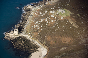 Scilly Isles Gallery: Cromwells Castle, Tresco, Isles of Scilly N100214