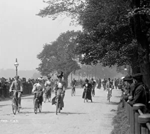 Victorian people and costumes Collection: Cycling in Hyde Park CC97_01239