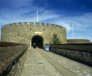 <b class=qtipBold><figcaption>Deal Castle K970823</figcaption></b><br>DEAL CASTLE, Kent. View of the entrance to the keep.<br><em>© Andrew Tryner</em> Deal Castle K970823