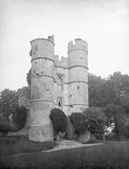 Romantic Ruins Gallery: Donnington Castle c.1900 CC97_02672