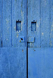 <b class=qtipBold><figcaption>Door detail DP032199</figcaption></b><br>MARGATE PIER, Kent. Abstract detail of blue painted doors.<br><em>© Historic England</em> Door detail DP032199