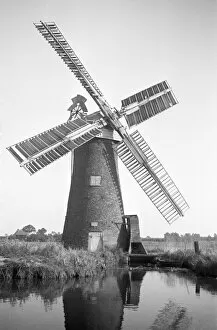 Agricultural History Gallery: Drainage Mill, Ludham, Norfolk W610