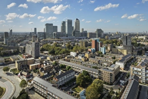 <b class=qtipBold><figcaption>East London DP197097</figcaption></b><br>View from Balfron Tower, Poplar, Tower Hamlets, London. View south west toward Canary Wharf.<br><em>© Historic England Archive</em> East London DP197097