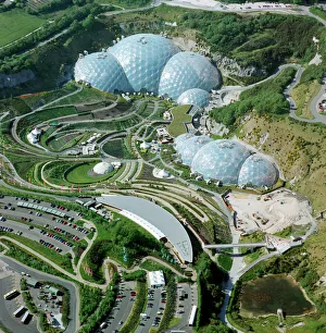 <b class=qtipBold><figcaption>Eden Project, Cornwall 23520_16</figcaption></b><br>EDEN PROJECT, Cornwall. Aerial view.<br><em>© Historic England</em> Eden Project, Cornwall 23520_16