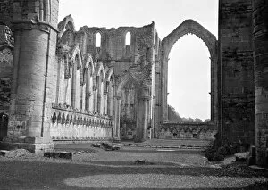 Romantic Ruins Gallery: Fountains Abbey BB57_00158