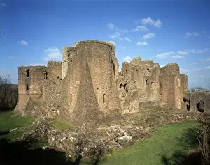 Romantic Ruins Gallery: Goodrich Castle J060154