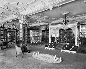 Fashion Gallery: Harrods Shoe Department 1919 BL24450_021