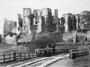 Romantic Ruins Gallery: Kenilworth Castle c.1870 BB75_06911