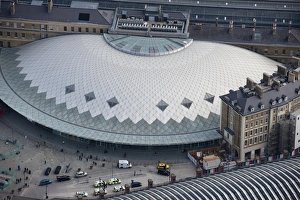 <b class=qtipBold><figcaption>Kings Cross Station 27537_011</figcaption></b><br>Kings Cross Station, Camden, London. View showing the new concourse opened in March 2012. Photographed in September 2012.<br><em>© Historic England Archive</em> Kings Cross Station 27537_011