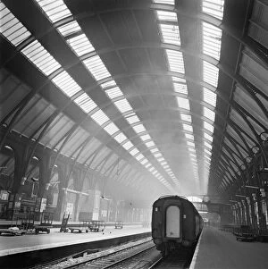 Railway stations Gallery: Kings Cross Station a062778