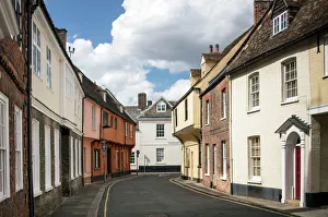 <b class=qtipBold><figcaption>Kings Lynn DP217305</figcaption></b><br>Nelson Street, Kings Lynn, King's Lynn And West Norfolk. Nelson Street, looking north from adjacent to number 10, August 2017.<br><em>© Historic England Archive</em> Kings Lynn DP217305