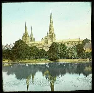 Cathedrals Collection: Lichfield Cathedral MOX01 / 01 / 001