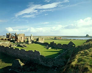 Saxon Collection: Lindisfarne Priory J880067