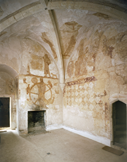 <b class=qtipBold><figcaption>Longthorpe Tower J940395</figcaption></b><br>LONGTHORPE TOWER, Cambridgeshire. Interior view showing the wall paintings.<br><em>© Historic England</em> Longthorpe Tower J940395