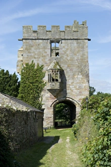 <b class=qtipBold><figcaption>Marmion Tower N100148</figcaption></b><br>MARMION TOWER, North Yorkshire. The 15th century gatehouse from the East showing the gateway and oriel window.<br><em>© Historic England</em> Marmion Tower N100148