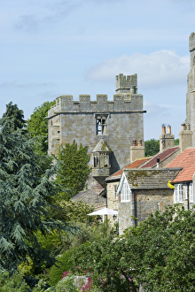 <b class=qtipBold><figcaption>Marmion Tower N100158</figcaption></b><br>MARMION TOWER, West Tanfield, North Yorkshire. The 15th century gatehouse from the East.<br><em>© Historic England</em> Marmion Tower N100158
