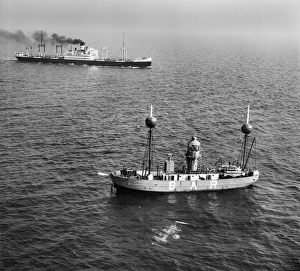 <b class=qtipBold><figcaption>Mersey Bar Lightship EAW008656</figcaption></b><br>The Alarm (Mersey Bar Lightship) and SS Collegian, Liverpool Bay, Wirral.<br><em>© Historic England Archive</em> Mersey Bar Lightship EAW008656