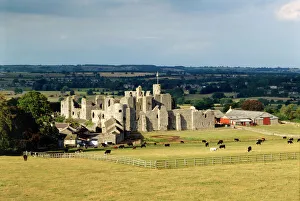 Yorkshire Castles Gallery: Middleham Castle K900428
