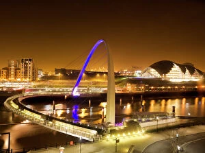 Flood Lit Collection: Millennium Bridge, Gateshead / Newcastle upon Tyne N080490