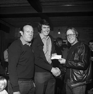 Fame Gallery: Minders cheque JLP01_09_803462