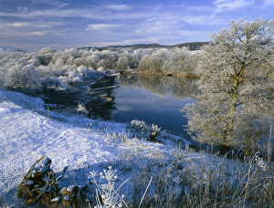 <b class=qtipBold><figcaption>North Tyne River K011677</figcaption></b><br>NORTH TYNE RIVER, Chollerford, Northumberland. Snow view of river in landscape.<br><em>© Historic England</em> North Tyne River K011677