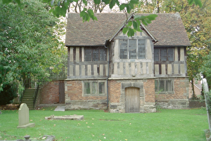 <b class=qtipBold><figcaption>Old Grammar School</figcaption></b><br>Viewed from across the churchyard of St Nicholas', Birmingham, West Midlands. IoE 217166<br><em>© Historic England 2007 - All Rights Reserved</em> Old Grammar School
