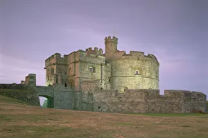 <b class=qtipBold><figcaption>Pendennis Castle K970687</figcaption></b><br>PENDENNIS CASTLE, Falmouth, Cornwall. The castle in late evening.<br><em>© Historic England</em> Pendennis Castle K970687
