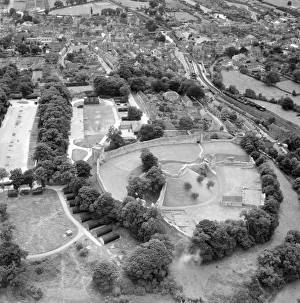 Yorkshire Castles Gallery: Pickering Castle 1953 EAW050707
