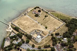 English Heritage Collection: Portchester Castle 33726_005