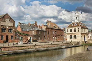 <b class=qtipBold><figcaption>Purfleet Quay Kings Lynn DP217310</figcaption></b><br>King's Lynn, Norfolk. Custon House and Purfleet Quay from south west.<br><em>© Historic England Archive</em> Purfleet Quay Kings Lynn DP217310