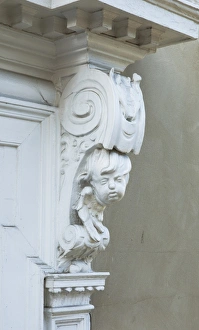 <b class=qtipBold><figcaption>Recognisable figure DP165346</figcaption></b><br>Unitarian Meeting House, St Nicholas Street, Ipswich, Suffolk. Detail of figurative door bracket c. 1700.<br><em>© Historic England Archive</em> Recognisable figure DP165346