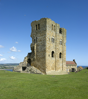 Yorkshire Castles Gallery: Scarborough Castle N110178