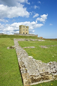 Yorkshire Castles Gallery: Scarborough Castle N110183