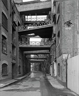 1960 to the present day Collection: Shad Thames DD004547