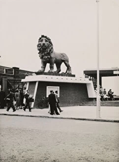 The 1950s Collection: South Bank Lion JRU01_01_129