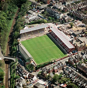 <b class=qtipBold><figcaption>St James Park, Exeter EAW688403</figcaption></b><br>ST JAMES PARK, Exeter. Home of Exeter City Football Club. Photographed in April 2001. Aerofilms Collection (see Links).<br><em>© Historic England</em> St James Park, Exeter EAW688403