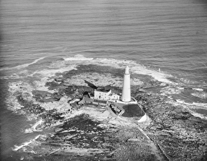 <b class=qtipBold><figcaption>St Marys Lighthouse EPW019770</figcaption></b><br>St Mary's Lighthouse, St Mary's Island, North Tyneside. Photographed by Aerofilms Ltd in October 1927.<br><em>© Historic England Archive</em> St Marys Lighthouse EPW019770